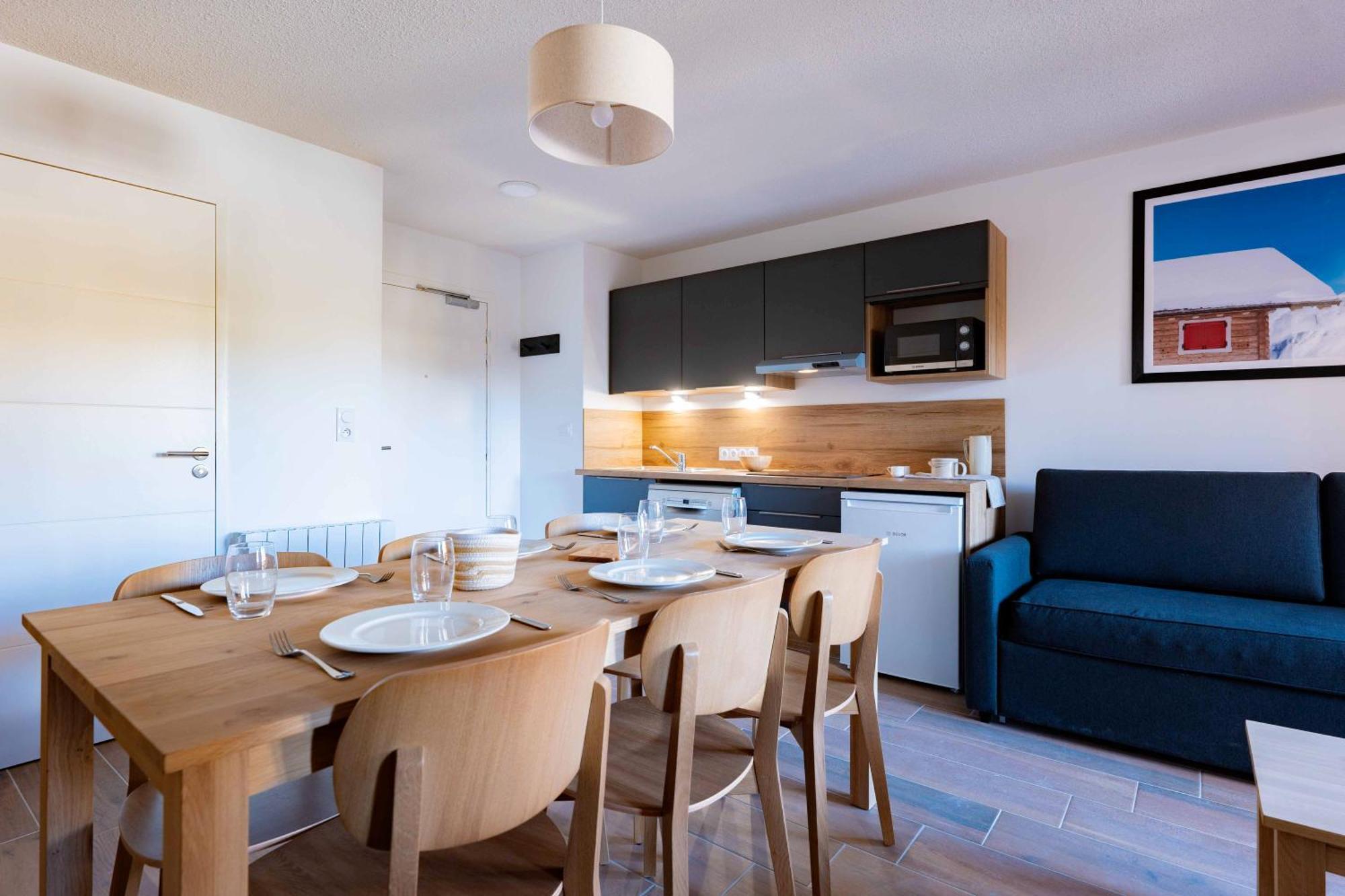 Arya - Living Stone Apartment